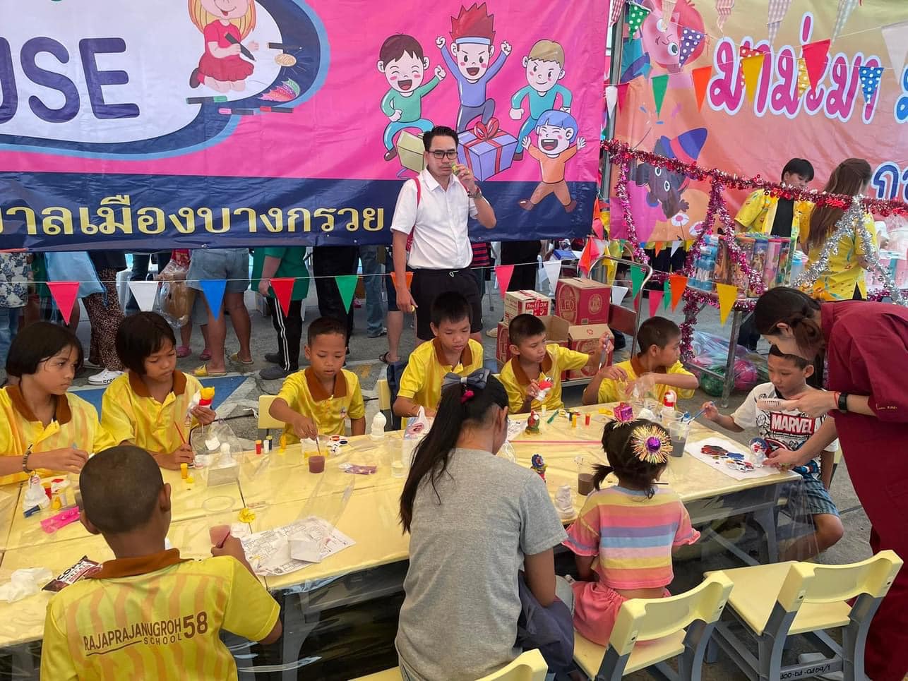 จัดกิจกรรมงานวันเด็กแห่งชาติ ณ สำนักงานเทศบาลเมืองบางกรวย วันเสาร์ที่  13 มกราคม 2567-11